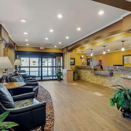 Best Western Plus Red River Inn Clarendon Экстерьер фото