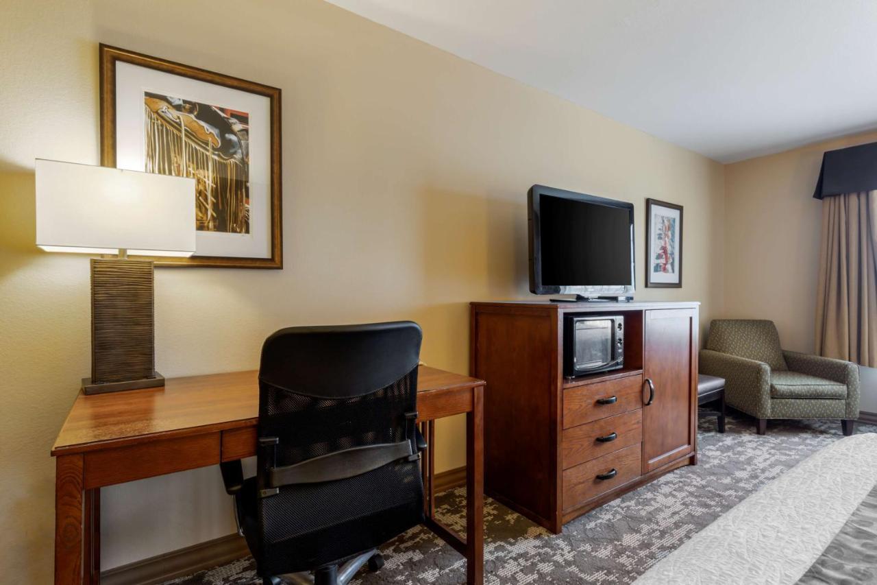Best Western Plus Red River Inn Clarendon Экстерьер фото