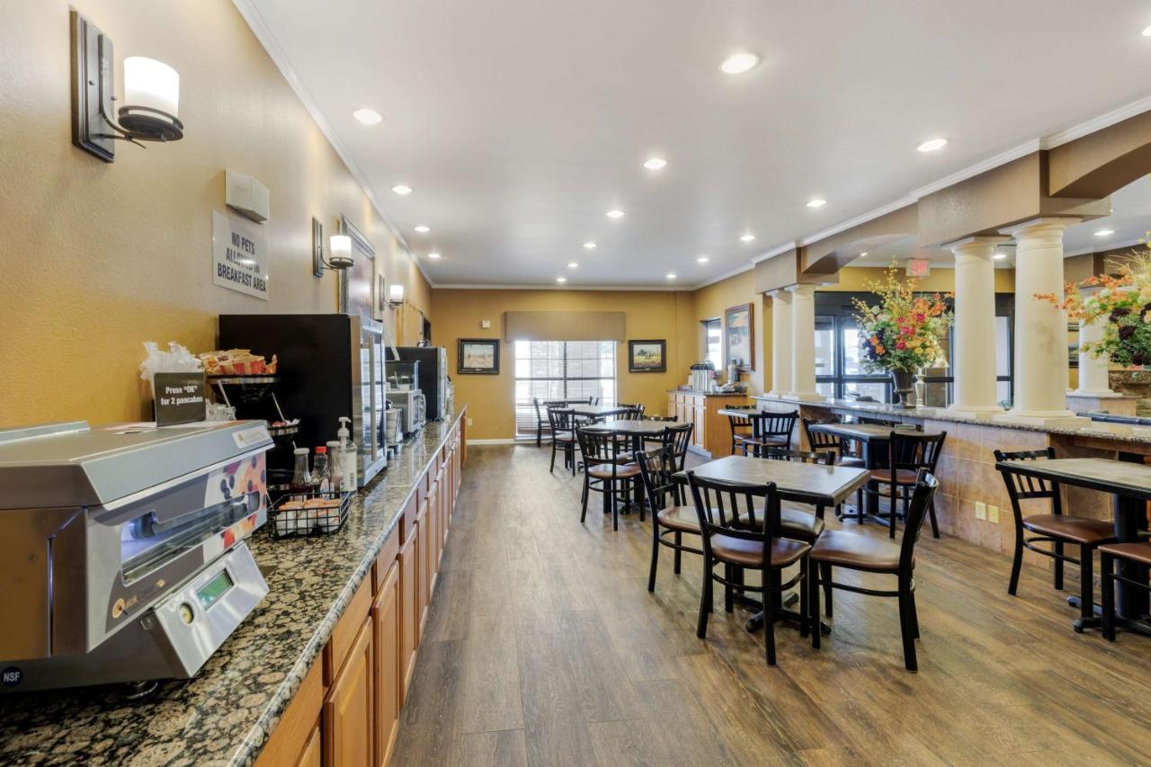 Best Western Plus Red River Inn Clarendon Экстерьер фото
