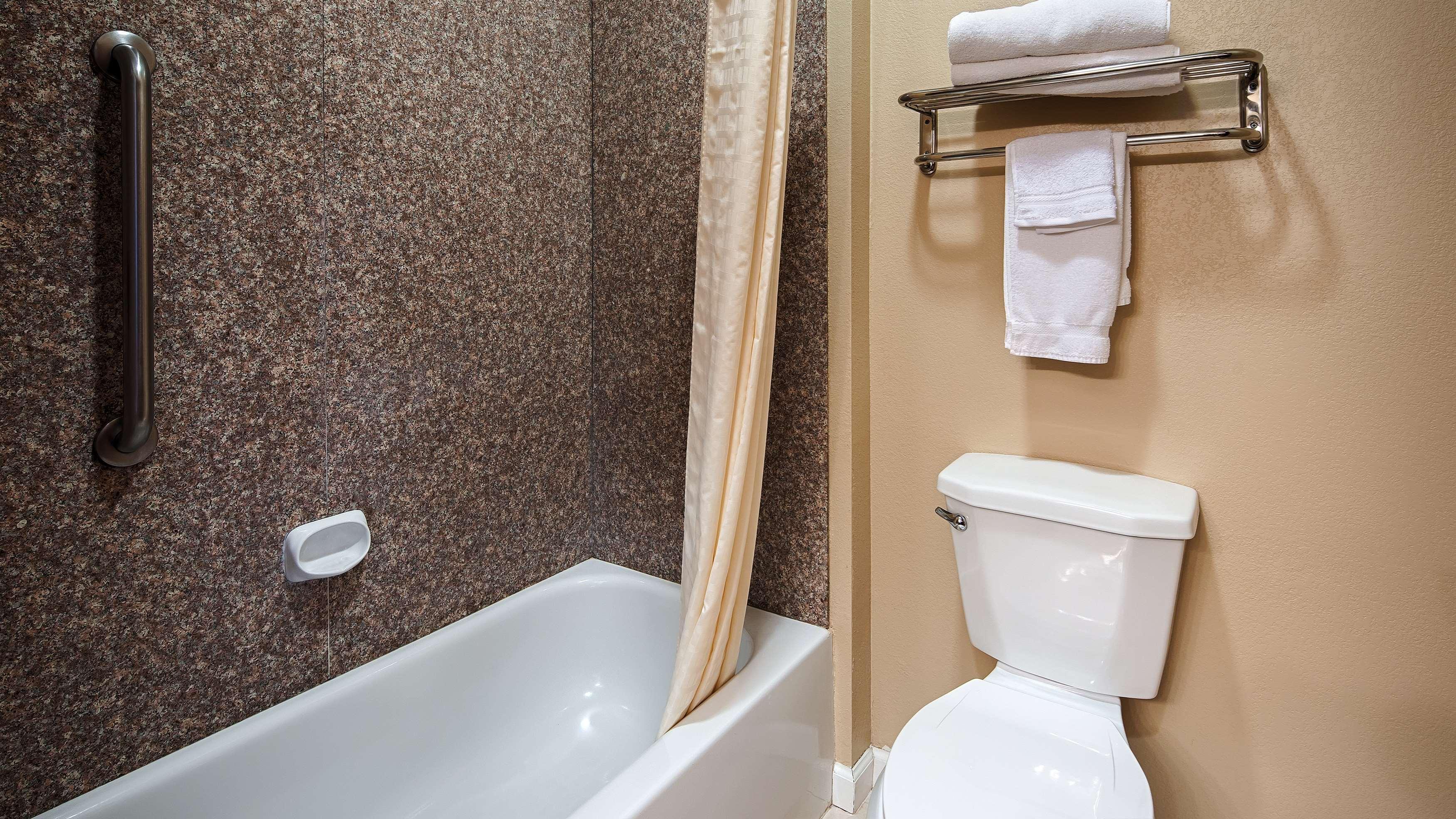Best Western Plus Red River Inn Clarendon Экстерьер фото