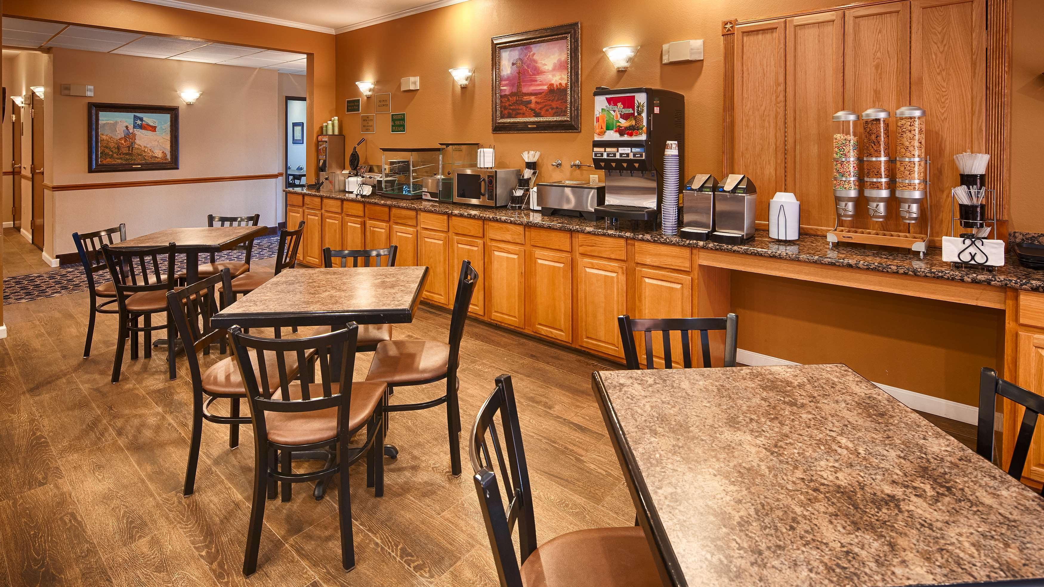Best Western Plus Red River Inn Clarendon Экстерьер фото